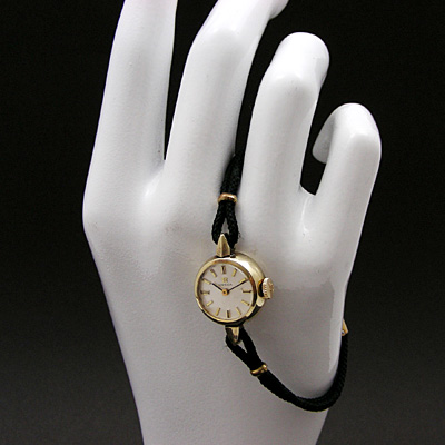 オメガ スモールラウンドケース 14KGF 紐ベルト仕様 レディースウオッチ