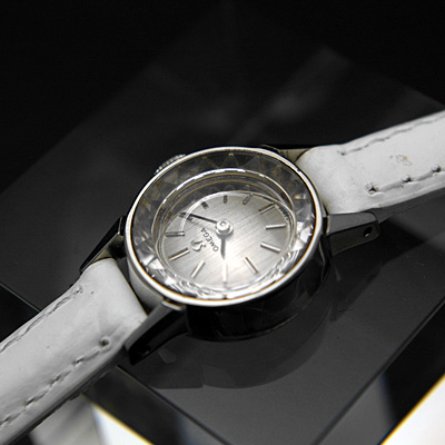 オメガ レディースアンティークウオッチ シルバー文字盤 プリズム風防&ホワイトベルト仕様 03