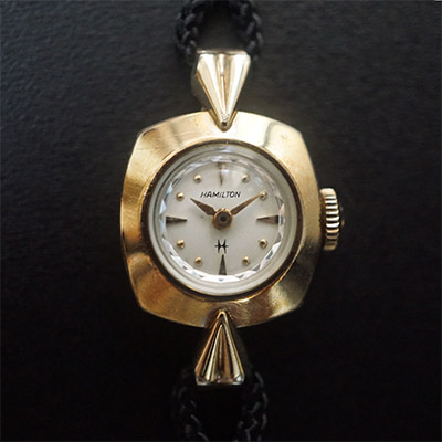 ハミルトン レディースアンティークウオッチ ホワイトダイアル 金色で華奢なケース