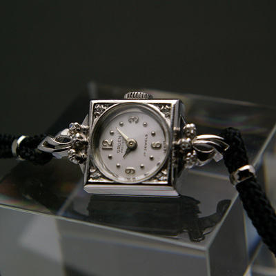 グリュエン レディースアンティークウオッチ ダイヤ装飾 ホワイトゴールドスクエアケース 03