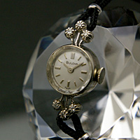 ブローバ 14KWG ダイヤ装飾 レディースウオッチ 紐ベルト仕様