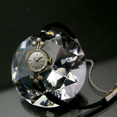 ブローバ 14KWG ダイヤ装飾 レディースウオッチ 紐ベルト仕様