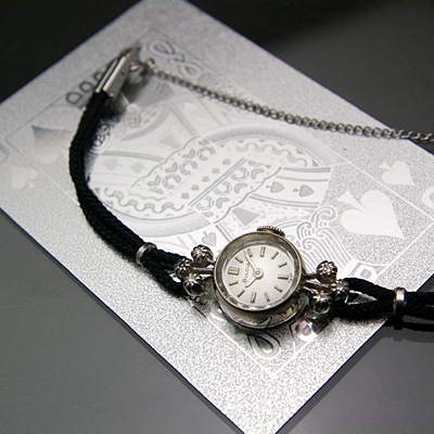 ブローバ 14KWG ダイヤ装飾 レディースウオッチ 紐ベルト仕様 03