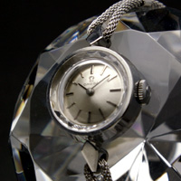 オメガ レディースアンティークウオッチ シルバーダイアル プリズム風防 メッシュチェーンブレス