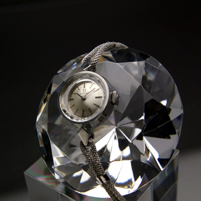 オメガ レディースアンティークウオッチ シルバーダイアル プリズム風防 メッシュチェーンブレス