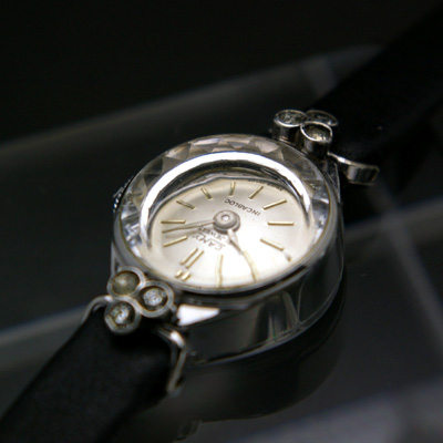 キャミー レディースアンティークウオッチ シルバーダイアル 銀色で華奢なケース 宝飾腕時計 箱付き 02