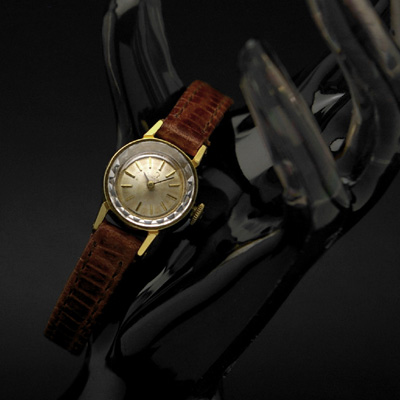 オメガ シャンパンゴールドダイアル レディースアンティークウオッチ 手巻き プリズム風防 分解掃除済み