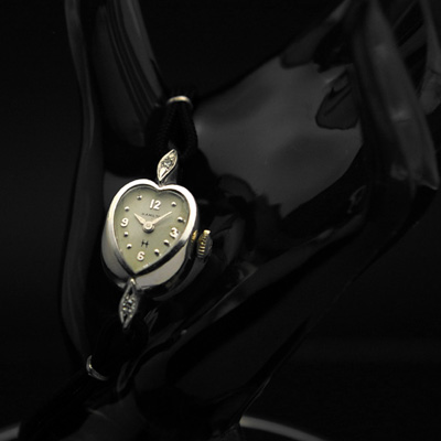 ハミルトン ハート型ケース レディースアンティークウオッチ 2ポイントダイヤ装飾 分解掃除済み 希少