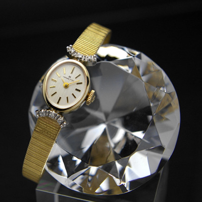 ハミルトン オーバルケース ダイヤ装飾ラグ デッドストック レディースアンティークウオッチ