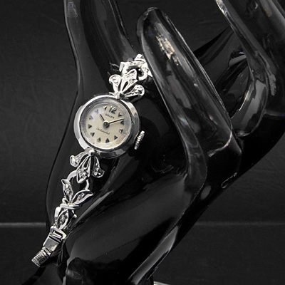 グリュエン コンチネンタル デザインラグ スモールラウンドケース 10KGF レディースアンティークウオッチ