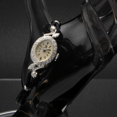 オメガ アーモンドフェイス 14KWG ダイヤ取り巻き レディースアンティークウオッチ 分解掃除済み