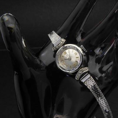 ブッフェラー 18Kケース ダイヤ装飾 3倍数アラビア数字 プリズム風防 レディースアンティークウオッチ