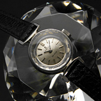 オメガ デ・ビル シルバーダイアル プリズム風防 レディースアンティークウオッチ ブラックベルト