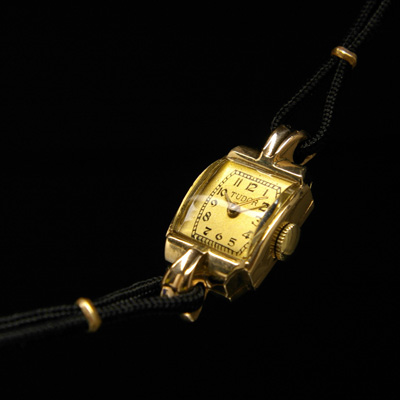 チュードル 角形9Kケース アラビックインデックス レディースアンティークウオッチ 分解掃除済み