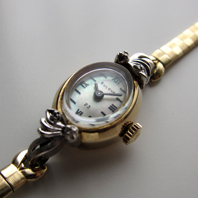 ブローバ ダイヤ装飾 10KRPG シェル文字盤 アンティーク 手巻き レディースウオッチ 市松ブレスレット