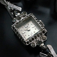 ウイラー スクエアフェイス シルバーダイアル 石装飾 レディースアンティークウオッチ