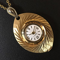 キャラベル 手巻き ペンダントウオッチ リーフ型 レディース アンティーク