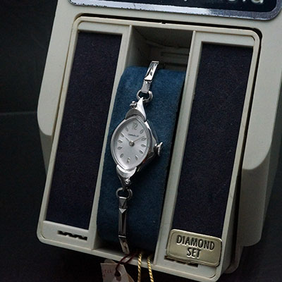 キャラベル 手巻き シルバーダイアル レディース アンティークウオッチ デッドストック 02