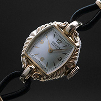 グリュエン トノー型シルバーダイアル レディースアンティークウオッチ デッドストック