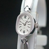 ブローバ オーバルフェイス 手巻き レディースウオッチ アンティーク 良品